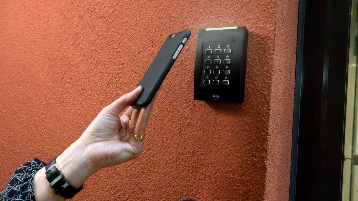 Access control reader